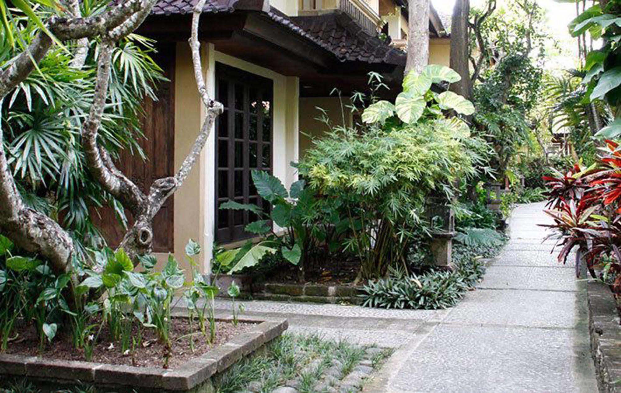 Hotel Puri Bambu Jimbaran Kültér fotó